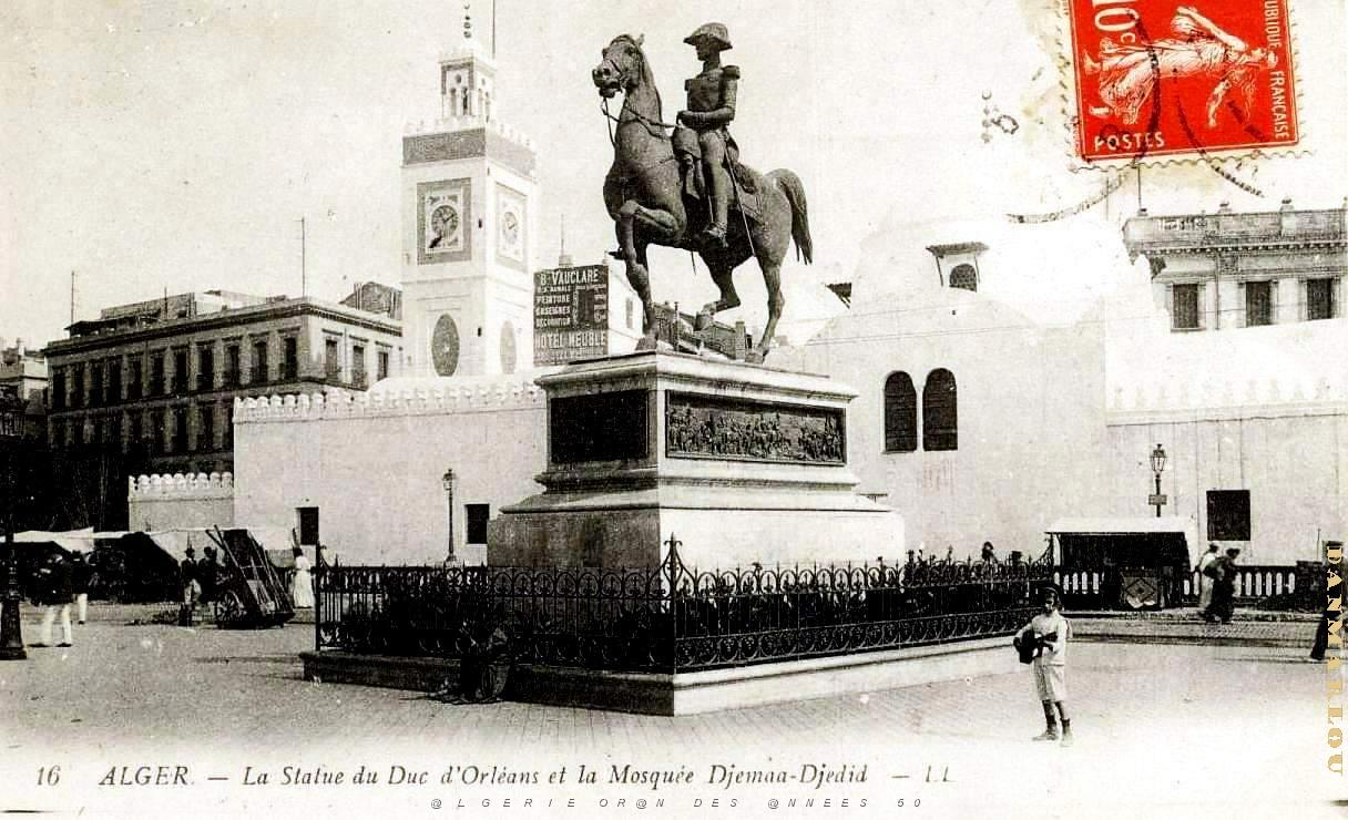 Alger - Statue du Duc d'Orleans et Mosquee Djemaa-Djedid - 1940.jpg